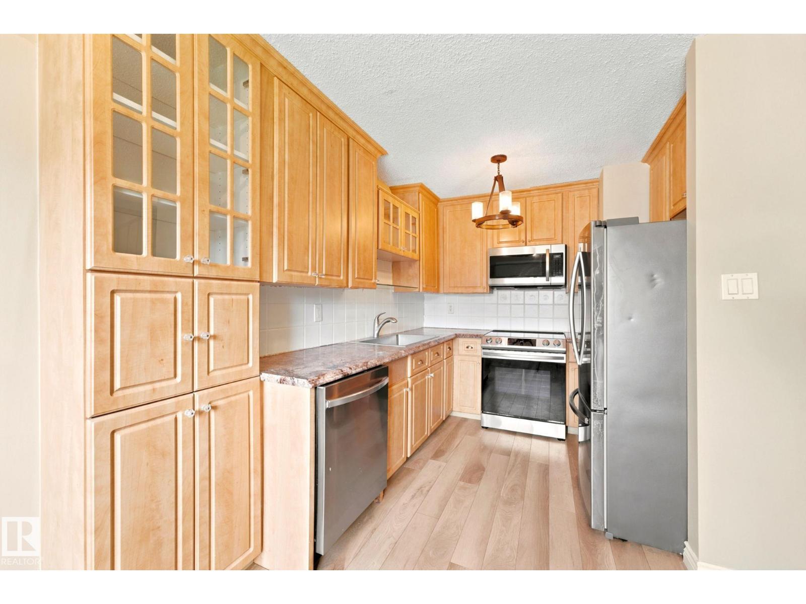 #41 4707 126 AV NW - 8