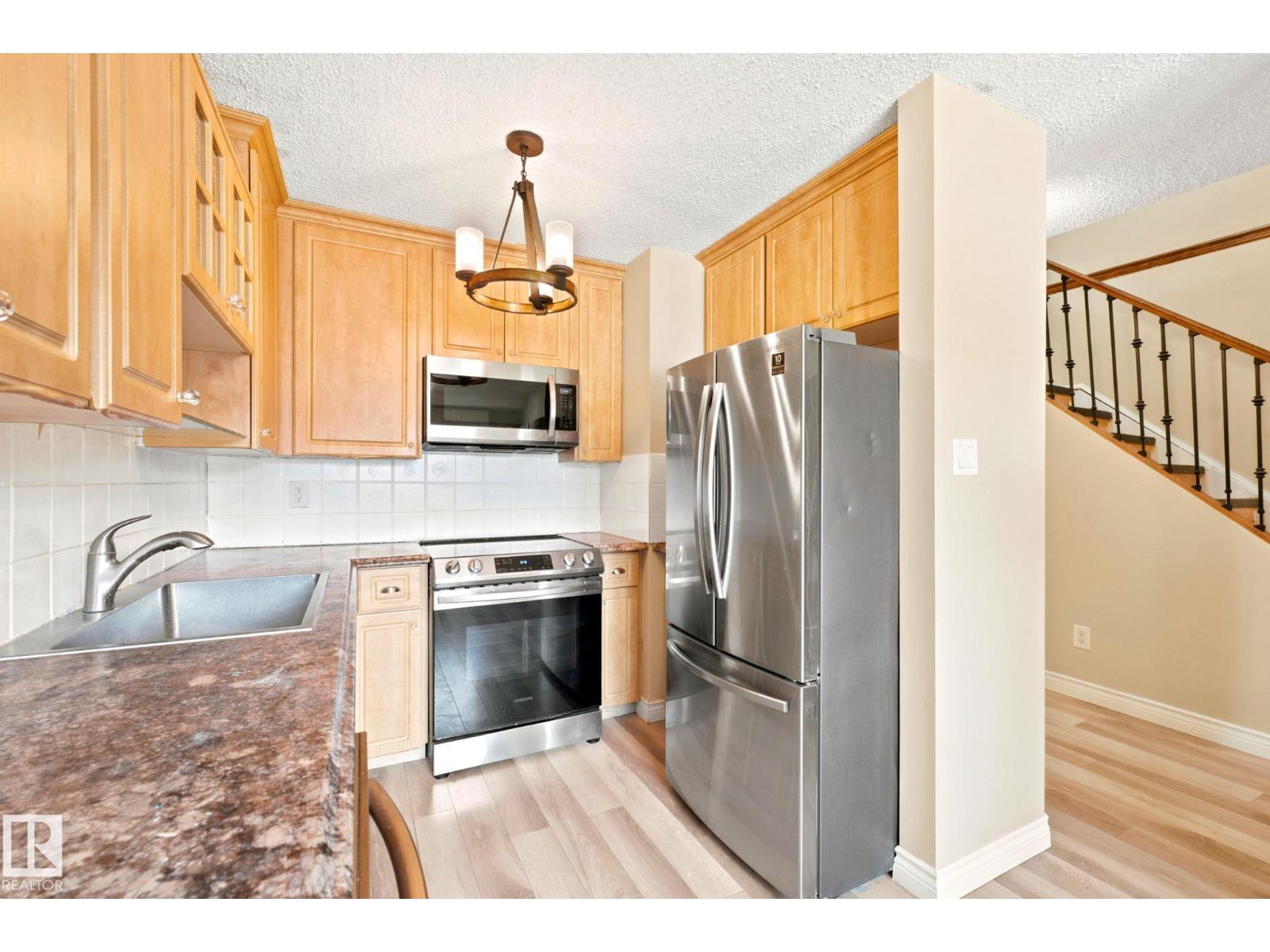 #41 4707 126 AV NW - 9