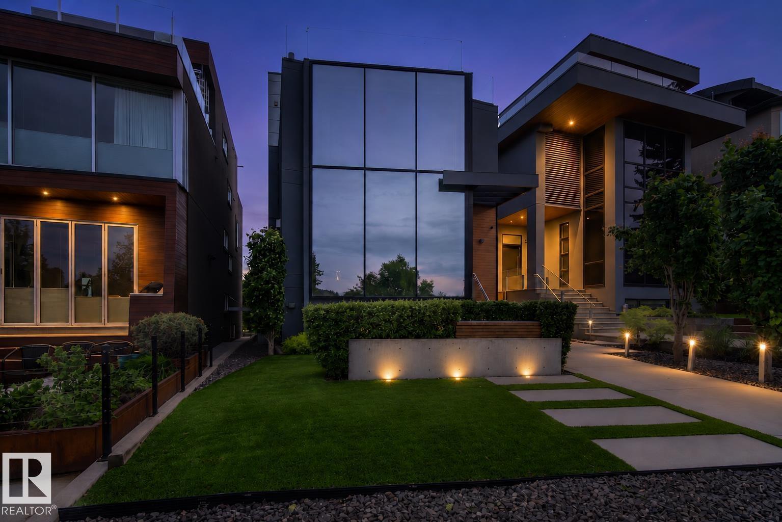 9509 99B ST NW, Strathcona, Edmonton photo 2