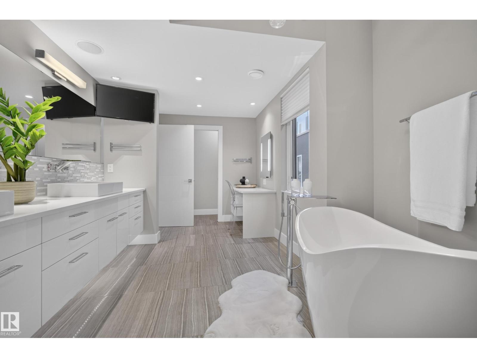 9509 99B ST NW — photo 36
