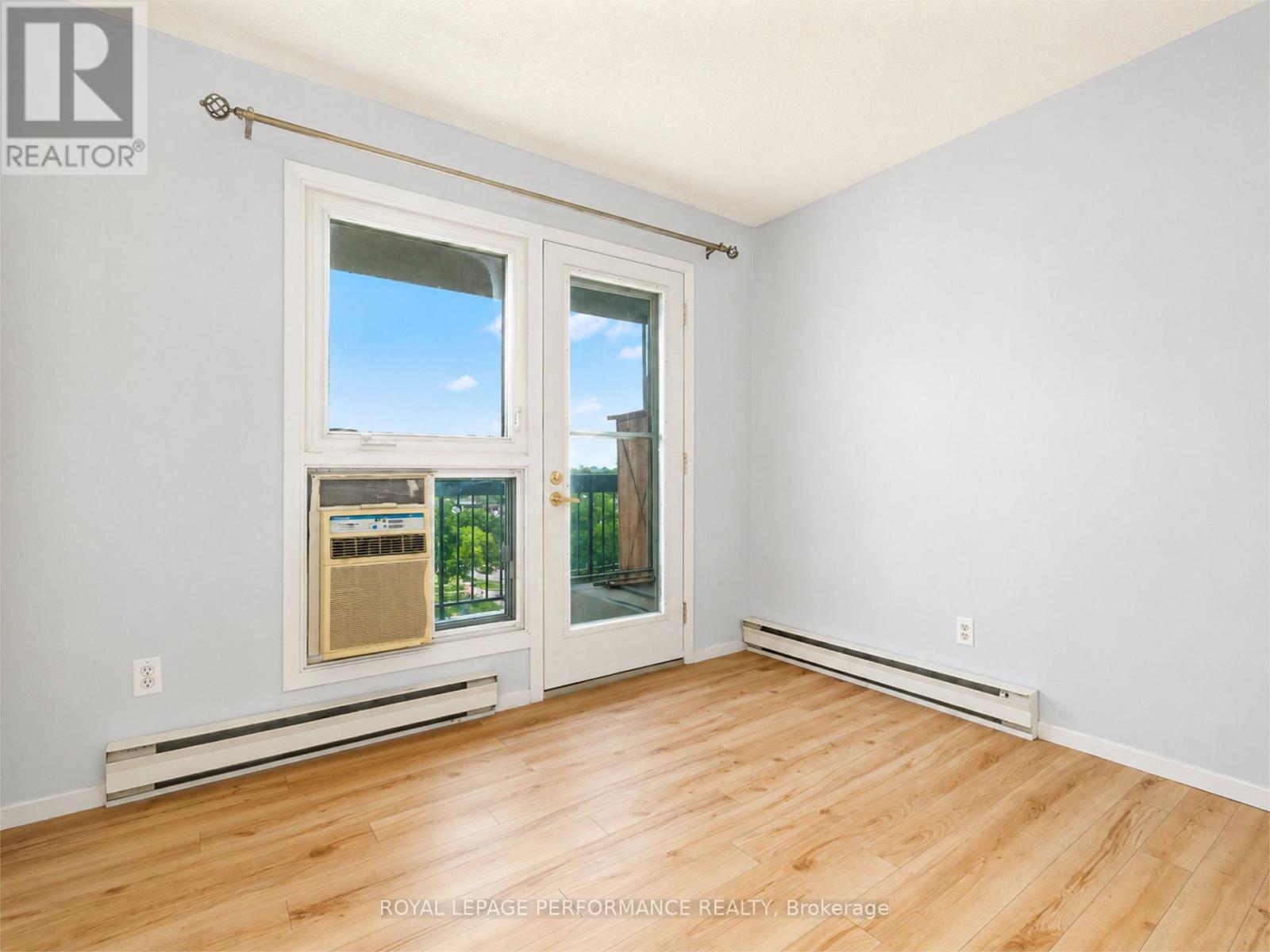 #708 158C MCARTHUR AVENUE - 27