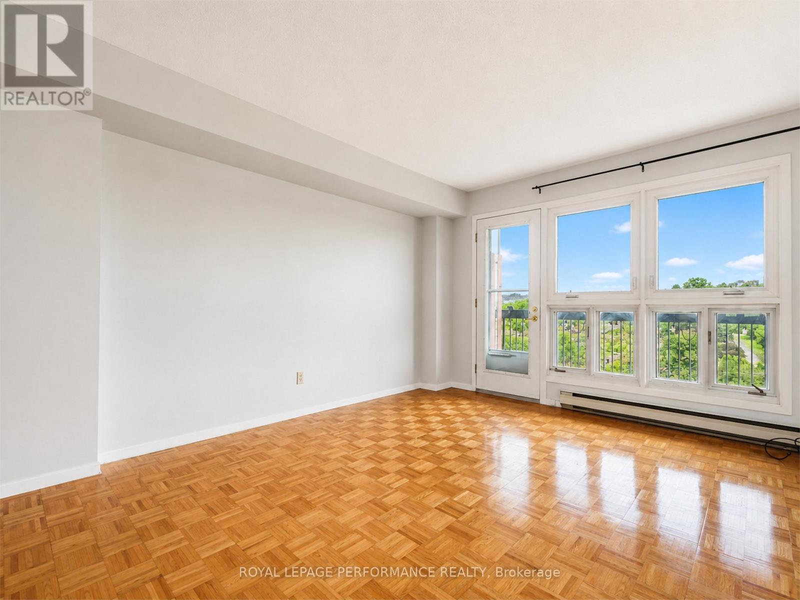 #708 158C MCARTHUR AVENUE - 9
