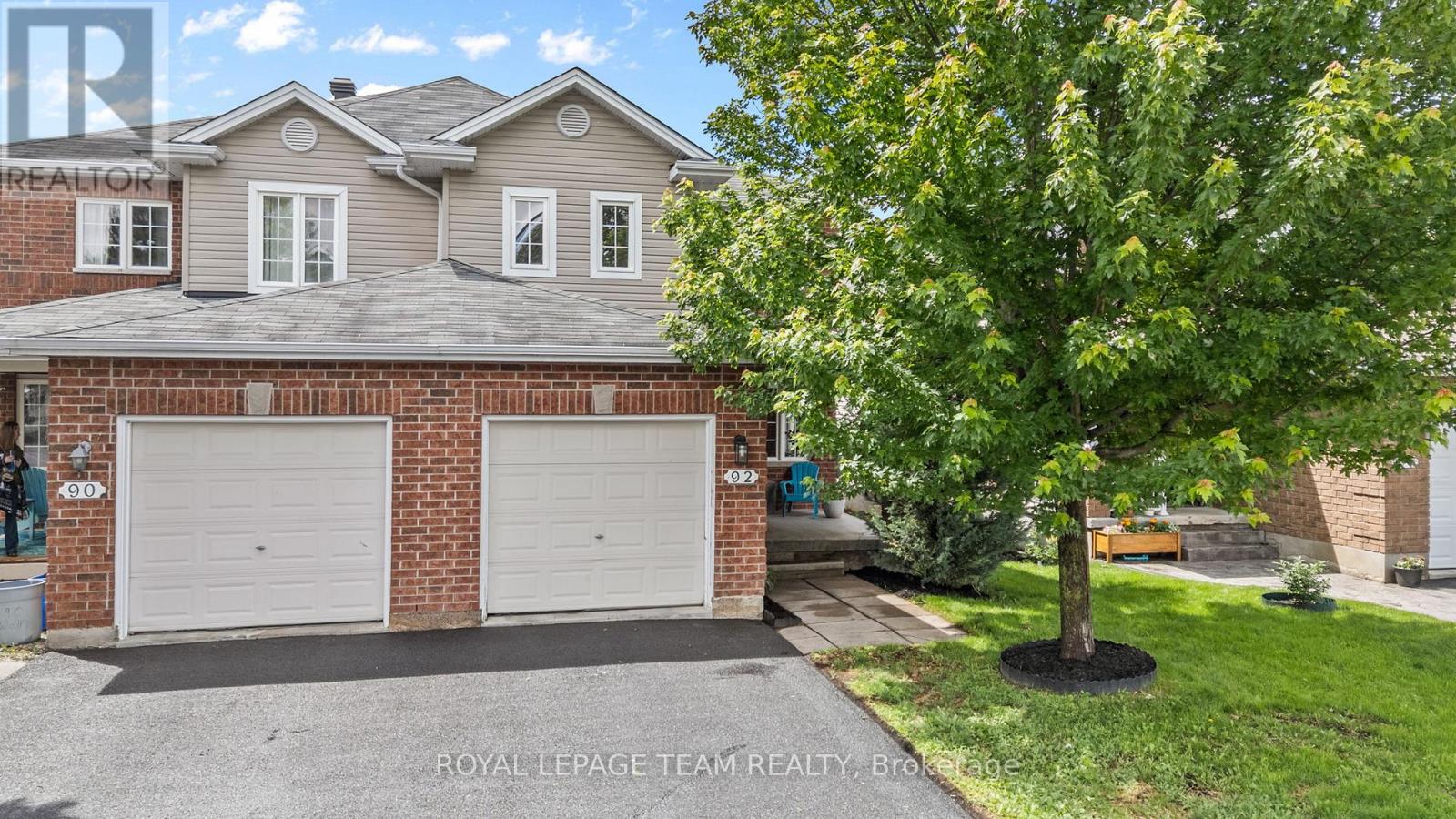 92 WOLFF CRESCENT - 1