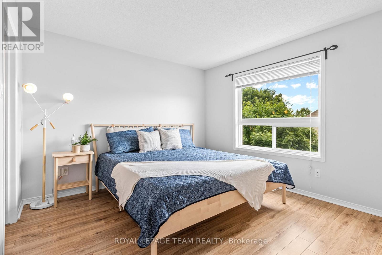 92 WOLFF CRESCENT - 18