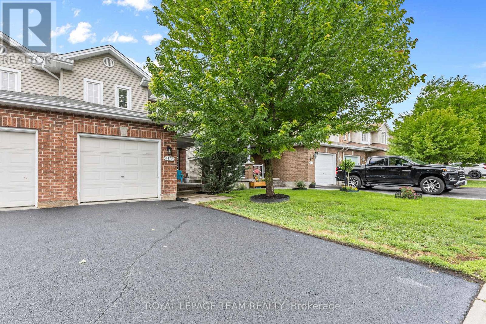 92 WOLFF CRESCENT - 2