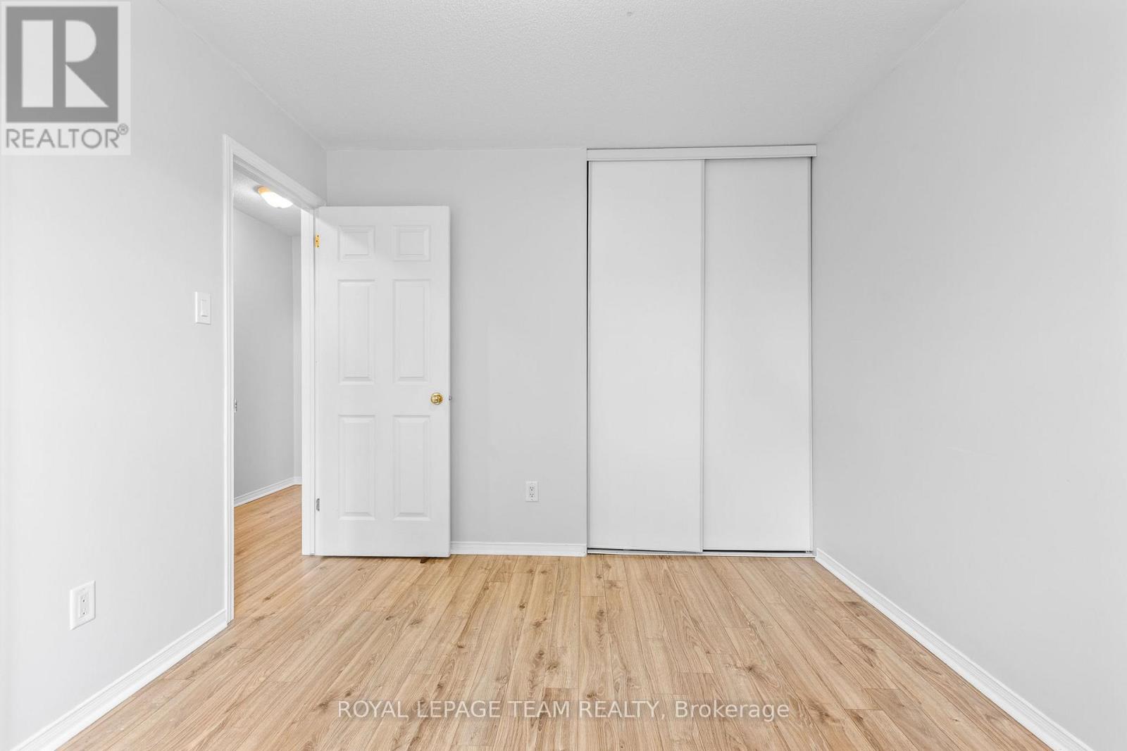 92 WOLFF CRESCENT - 23