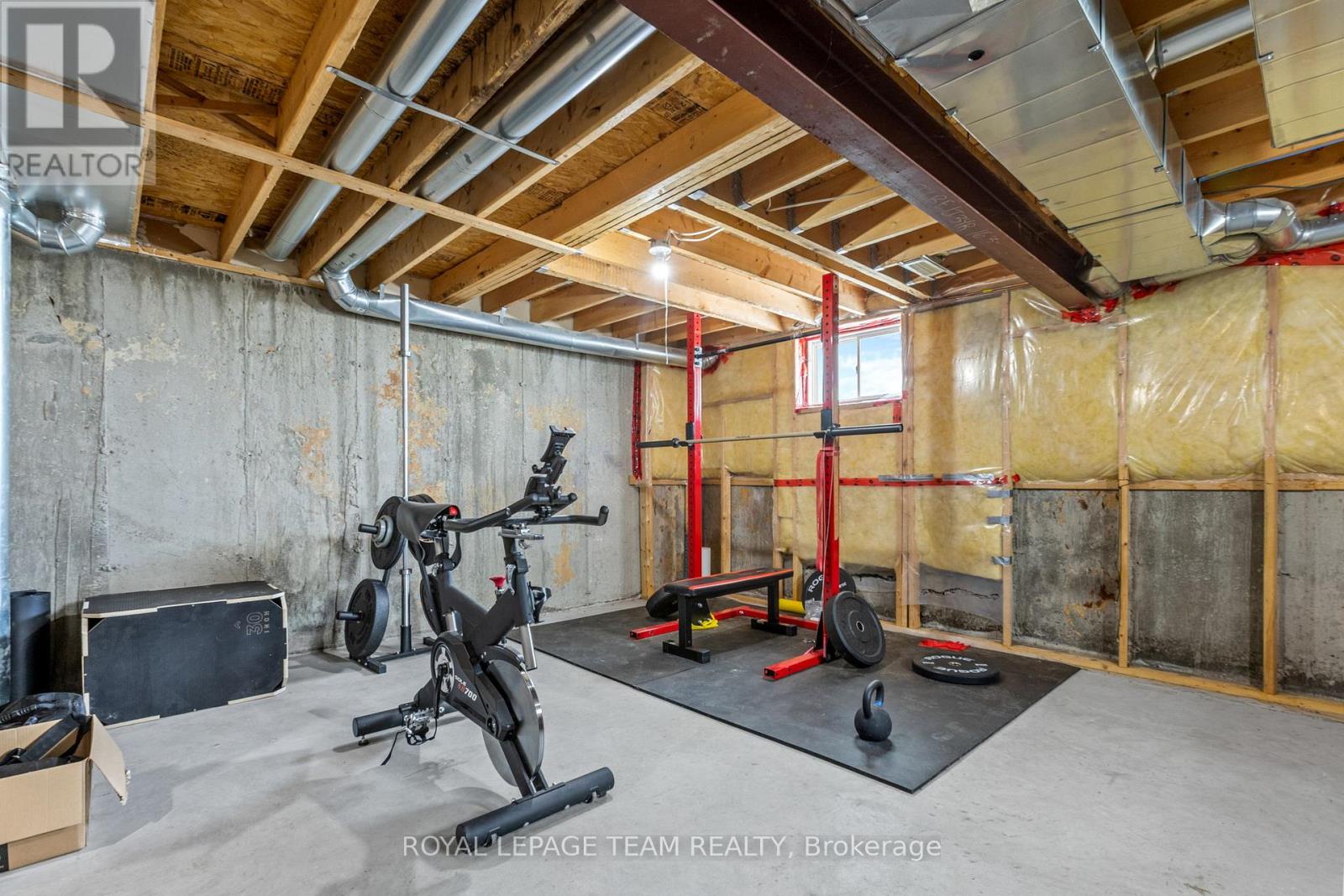 92 WOLFF CRESCENT - 26