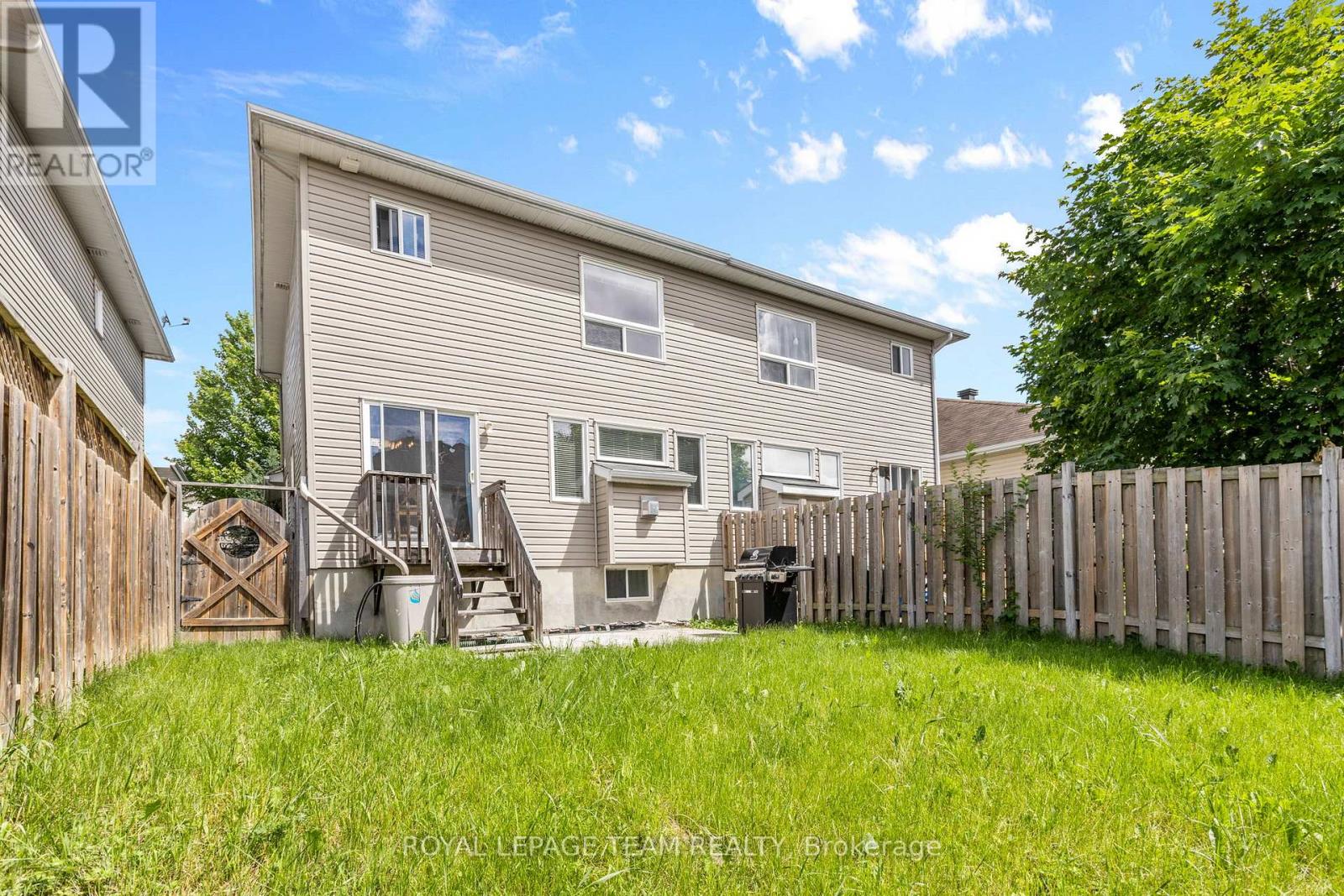 92 WOLFF CRESCENT - 29