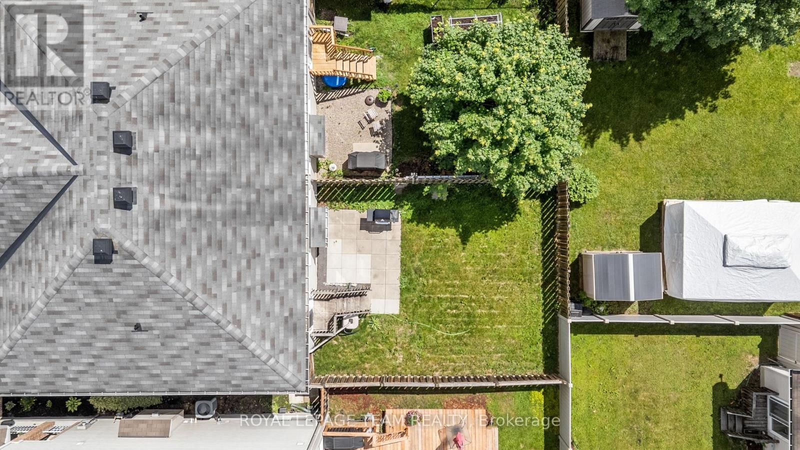 92 WOLFF CRESCENT - 31