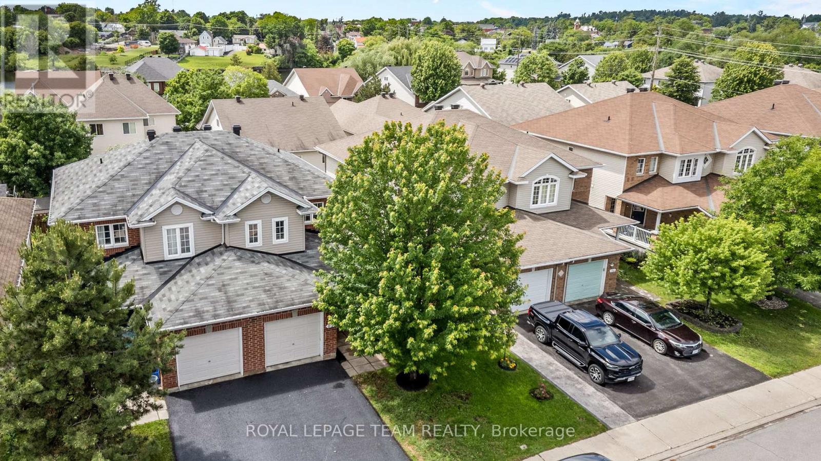 92 WOLFF CRESCENT - 37