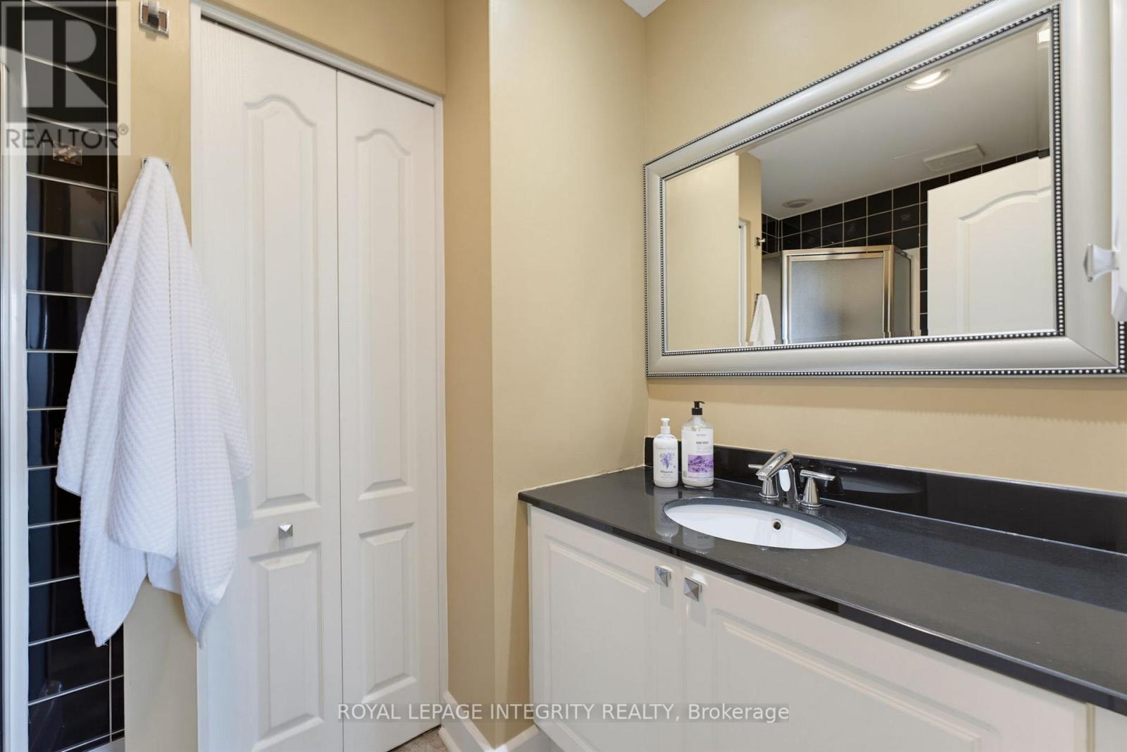2 Bed, 4 Bath House for Sale in Ottawa – 81 ROBINSON AVENUE, Ottawa – MLS# X13469058 - Image 24