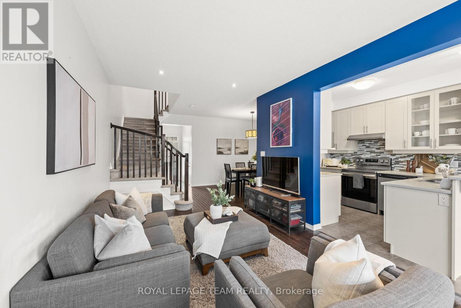 102 LOCHNAW PRIVATE - 12