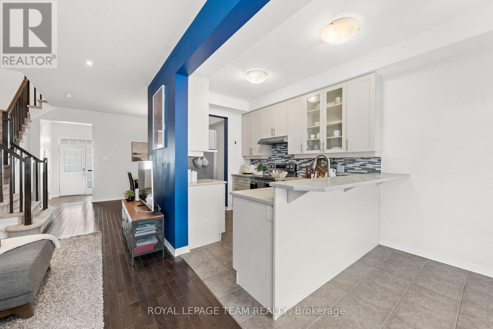102 LOCHNAW PRIVATE - 14