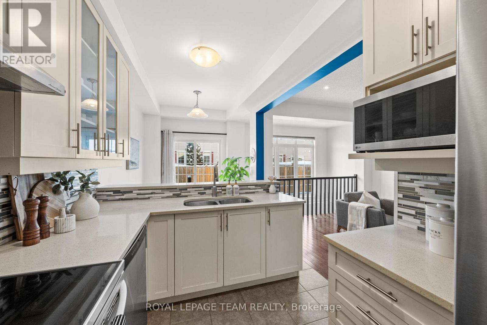 102 LOCHNAW PRIVATE - 19