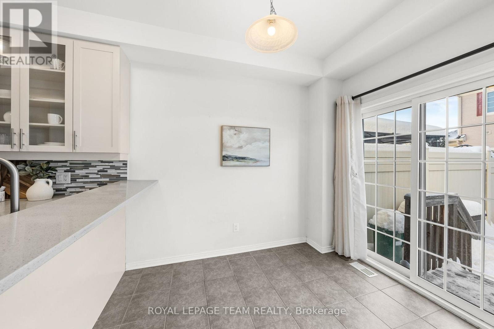 102 LOCHNAW PRIVATE - 20