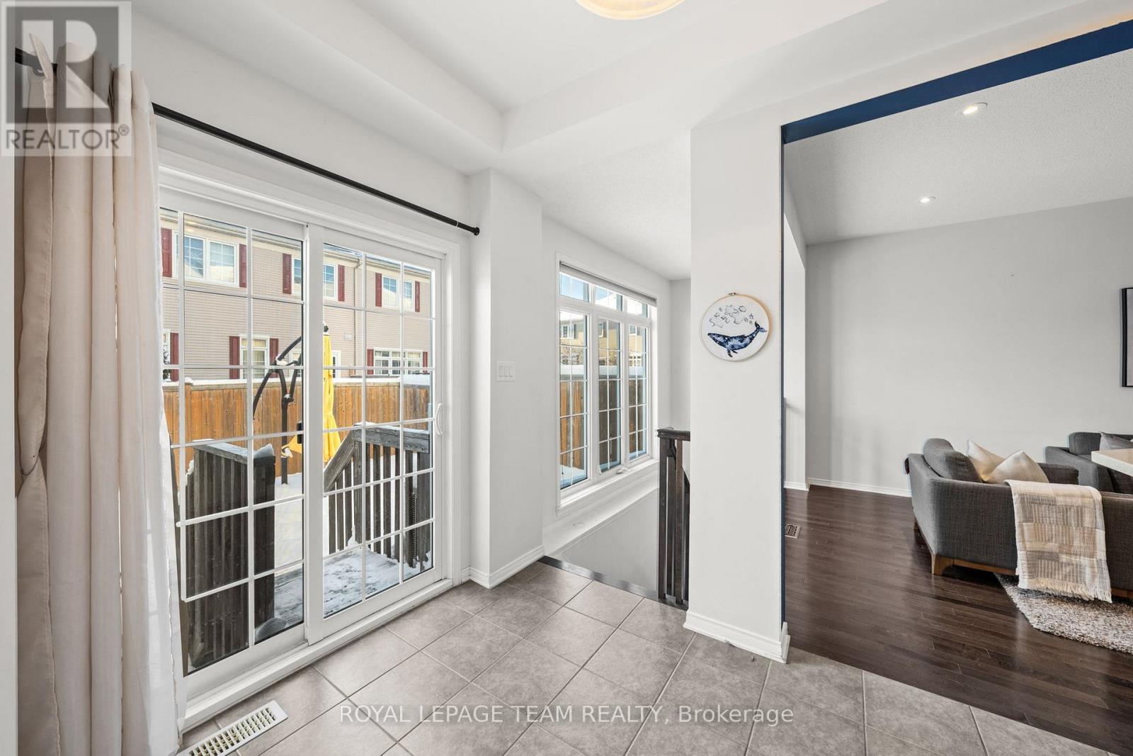 102 LOCHNAW PRIVATE - 21