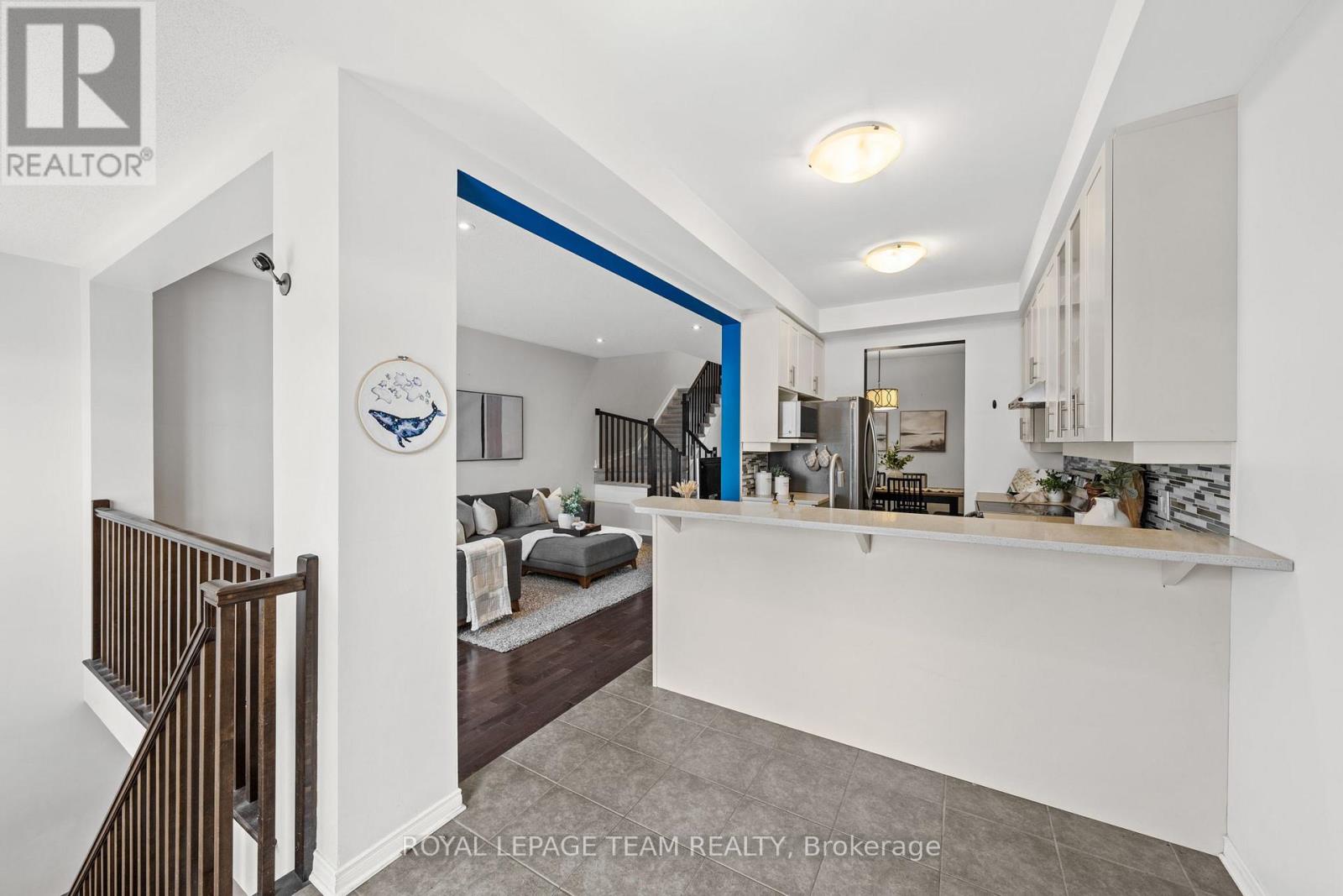 102 LOCHNAW PRIVATE - 22
