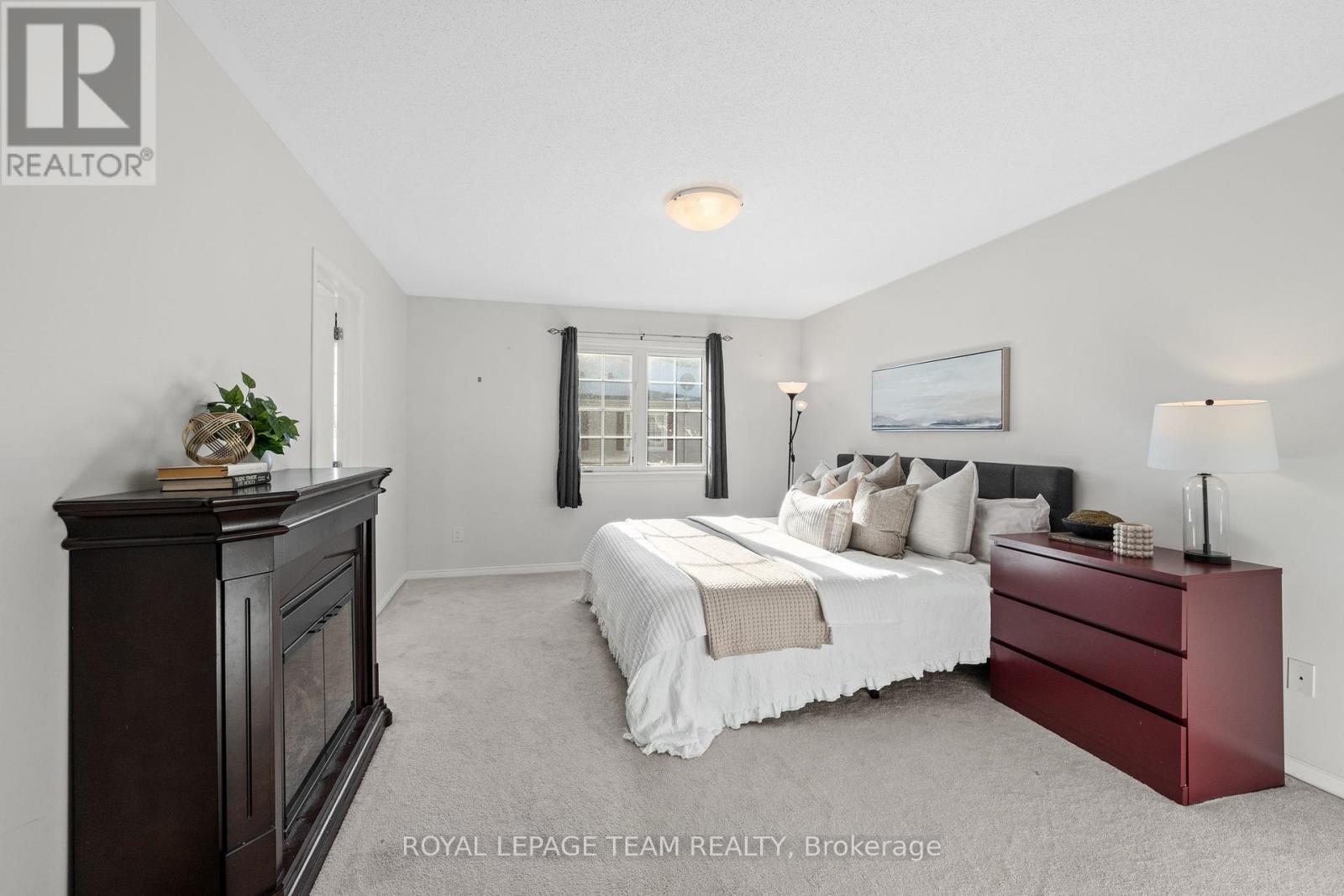 102 LOCHNAW PRIVATE - 27