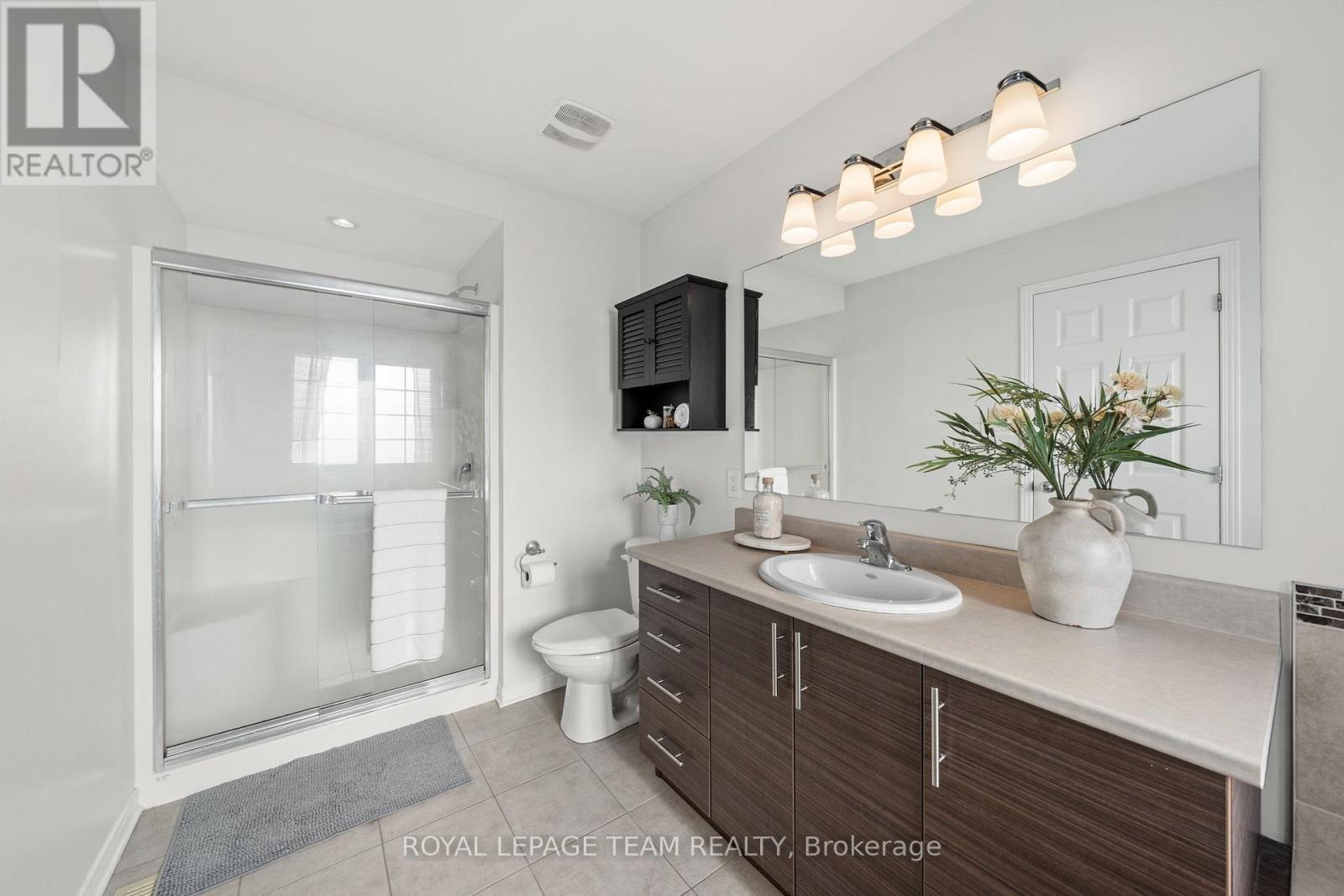 102 LOCHNAW PRIVATE - 32