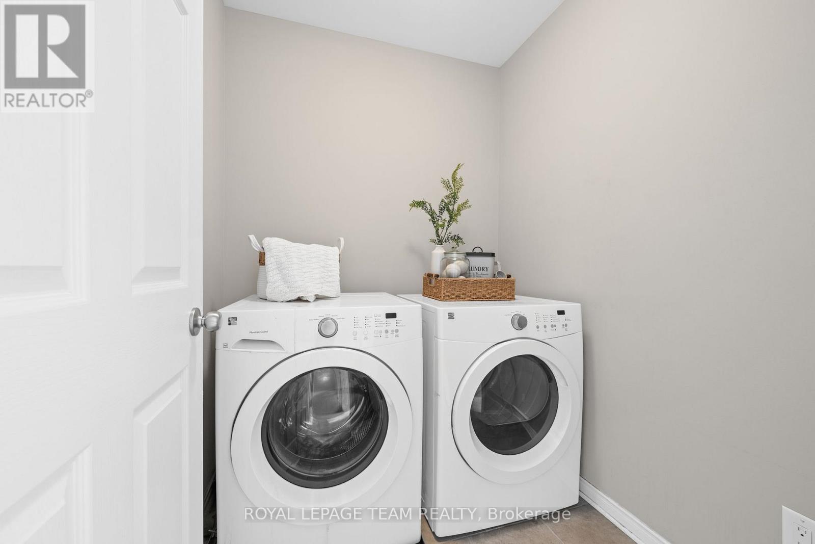 102 LOCHNAW PRIVATE - 35