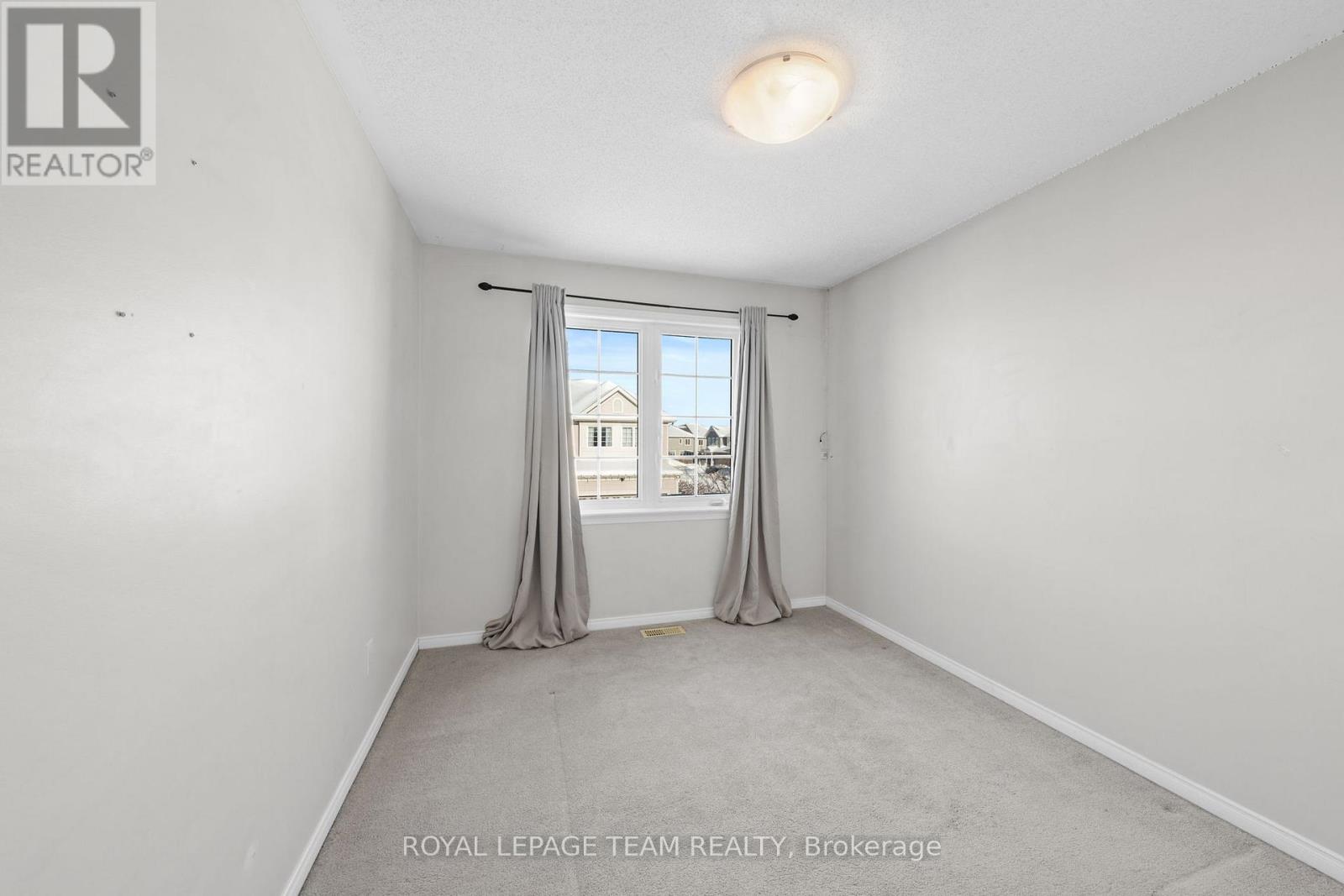102 LOCHNAW PRIVATE - 38
