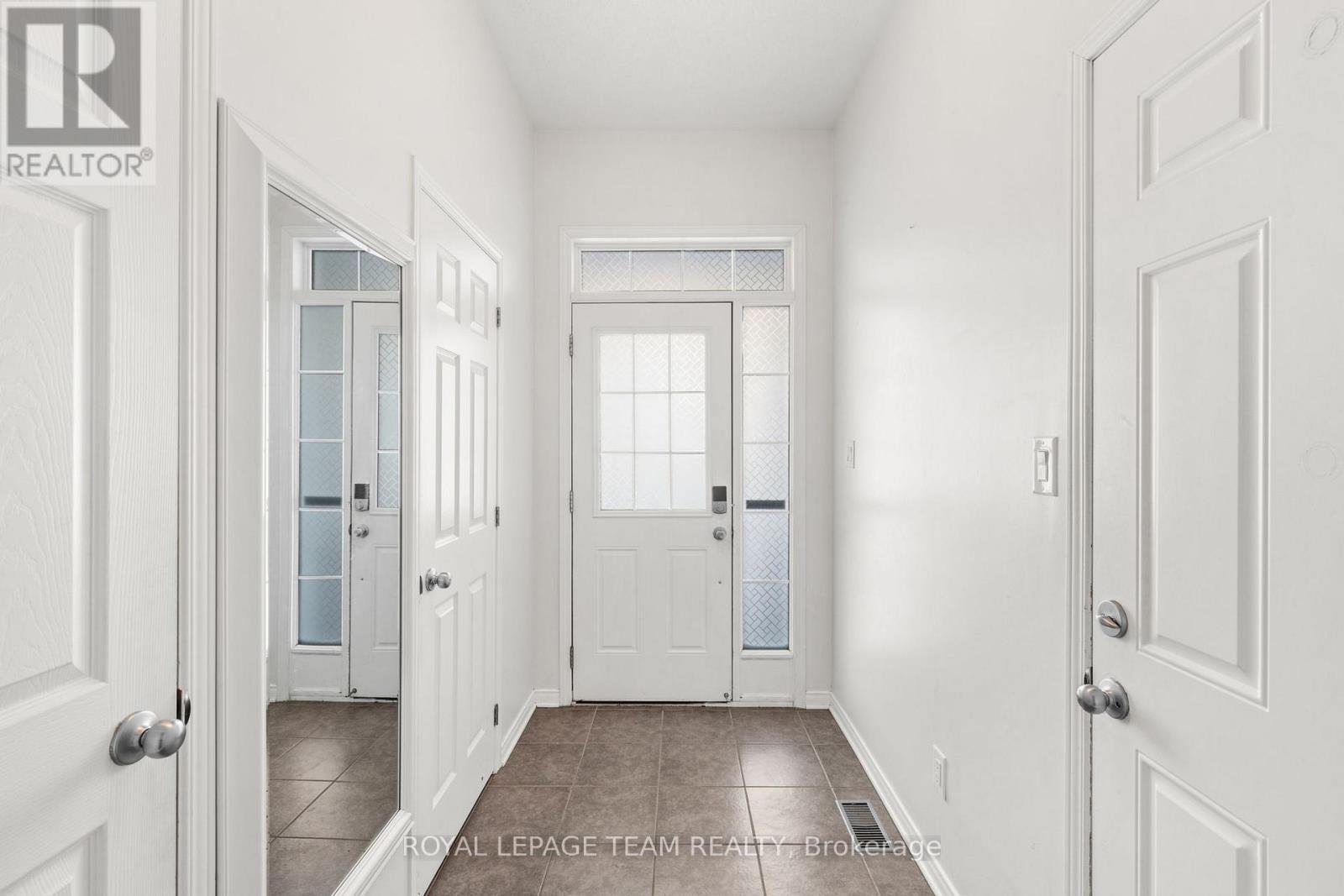 102 LOCHNAW PRIVATE - 4