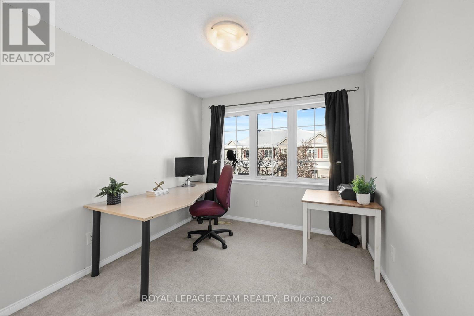 102 LOCHNAW PRIVATE - 40