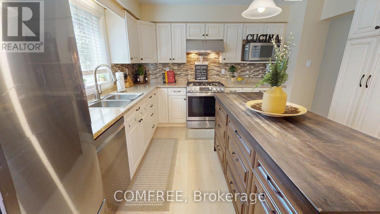 39 FALCON COURT - 10