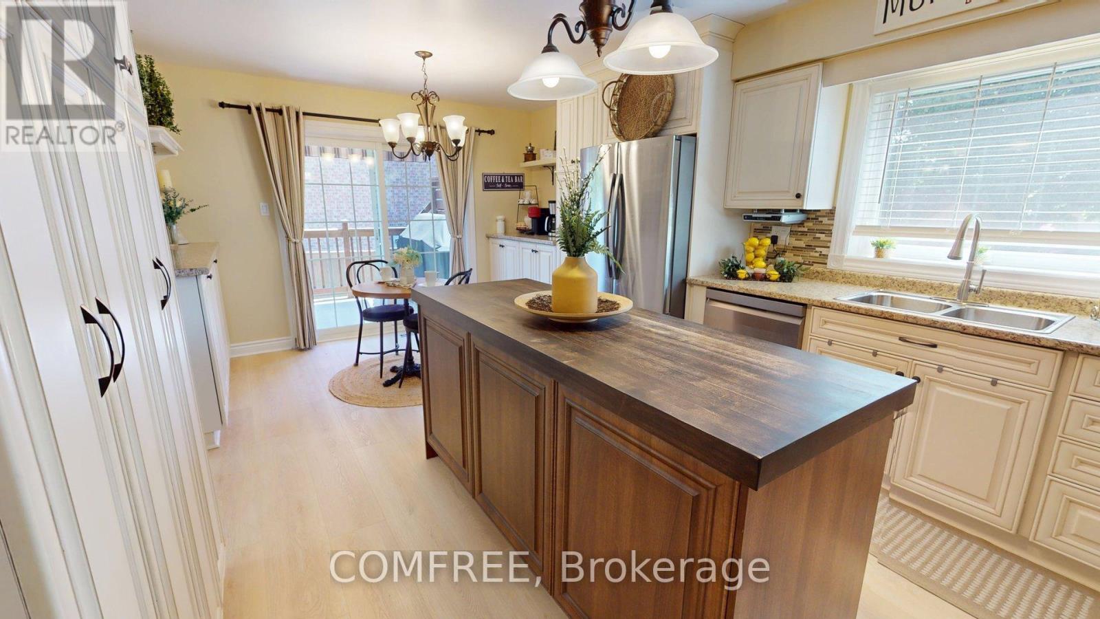 39 FALCON COURT - 11
