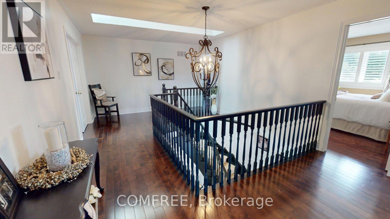 39 FALCON COURT - 17