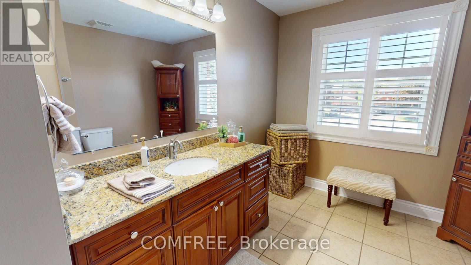 39 FALCON COURT - 27