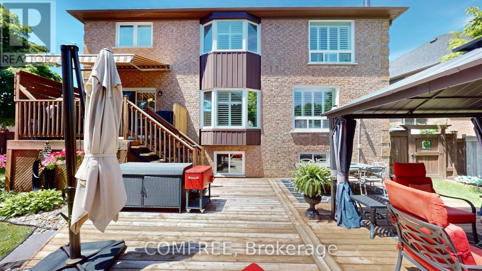 39 FALCON COURT - 36