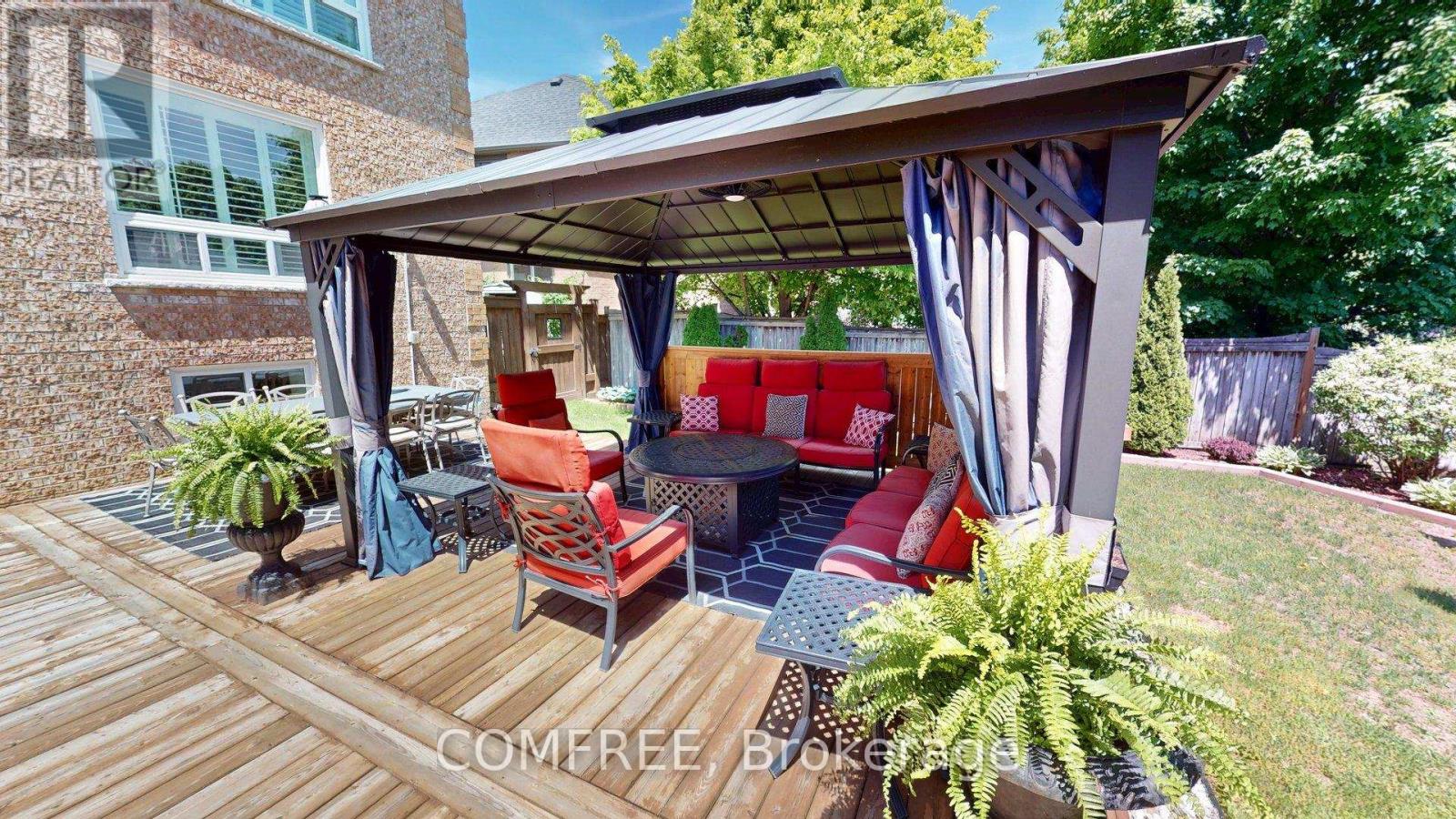 39 FALCON COURT - 37