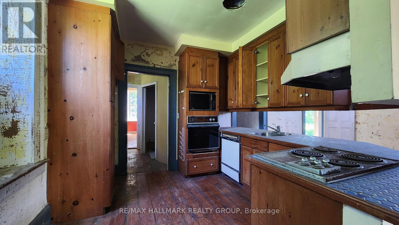 2429 HISCOCKS ROAD - 27