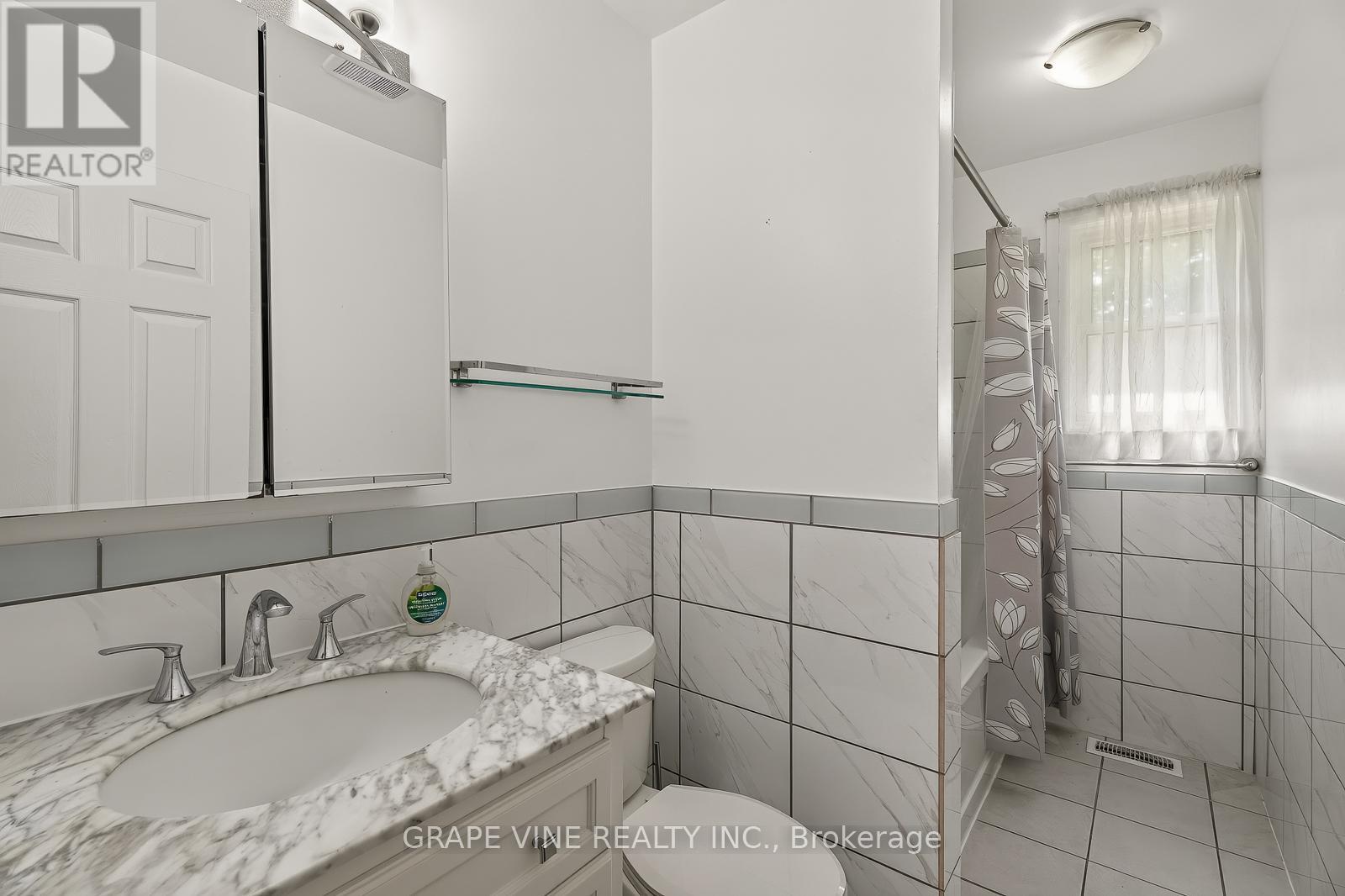104 ORIOLE AVENUE - 17