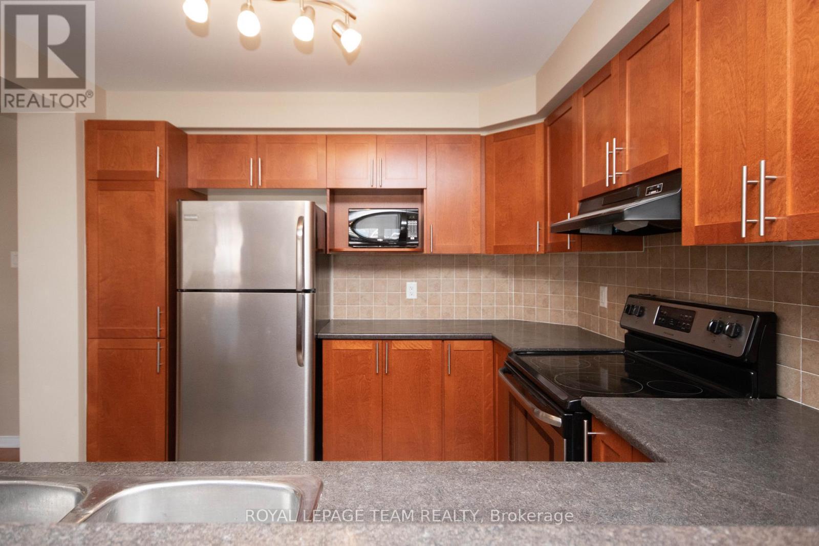 2 Bed, 2 Bath House for Rent in Ottawa – 304 CITIPLACE DRIVE, Ottawa – MLS# X13469192 - Image 11