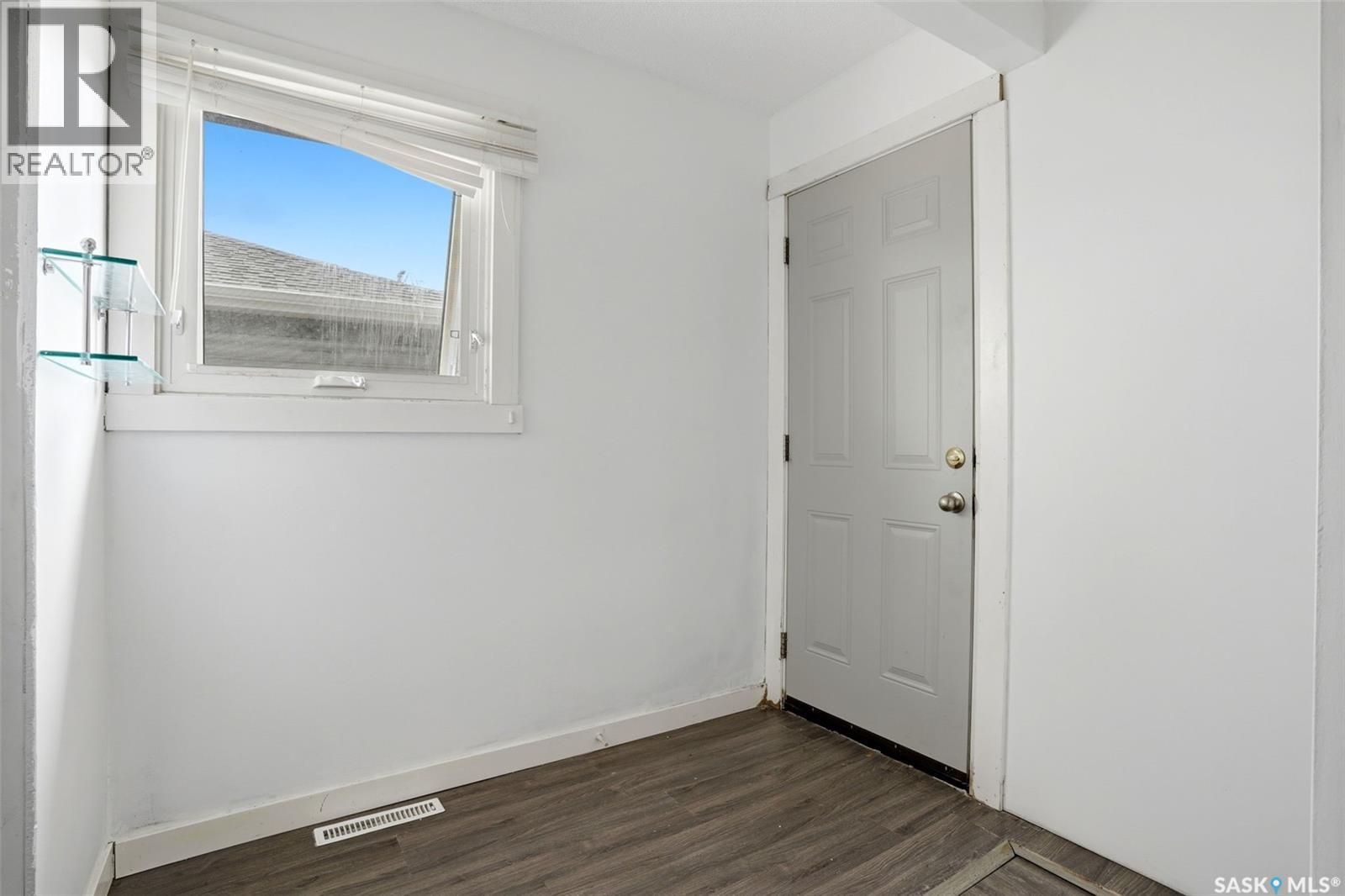 1860 Alexandra STREET — photo 19