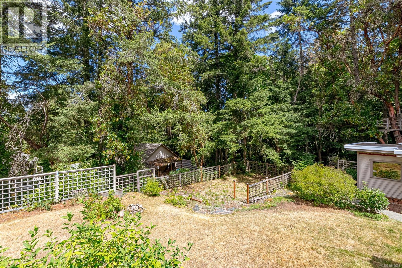 1255 McKenzie Dr - 23