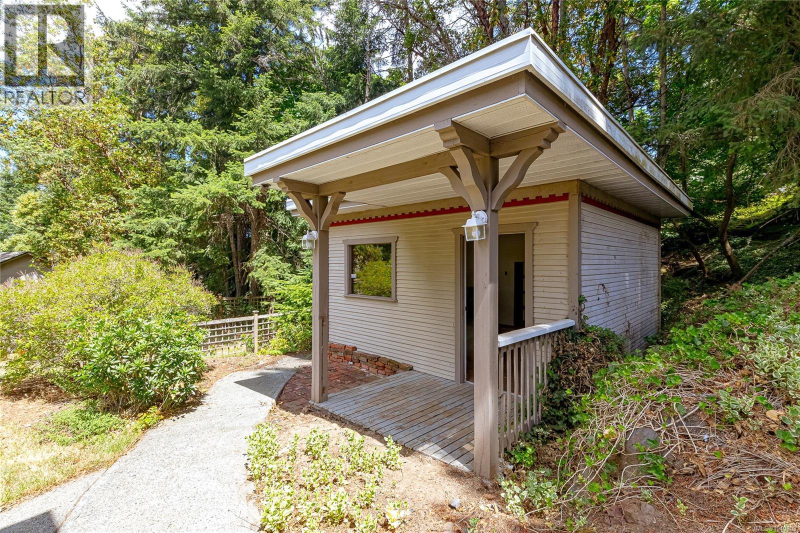 1255 McKenzie Dr - 24