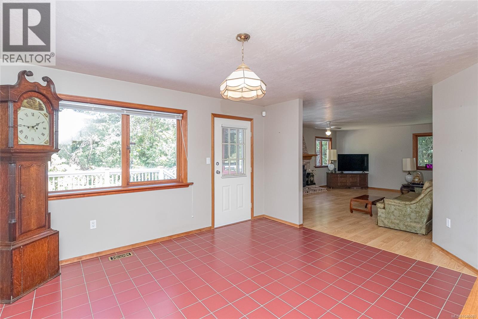 1255 McKenzie Dr - 5