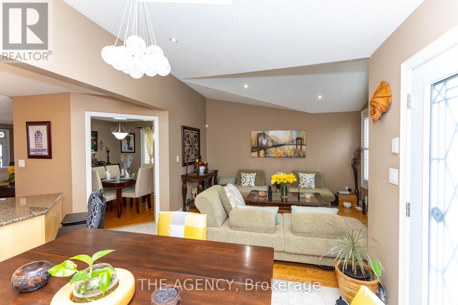 54 THAMES DRIVE - 17