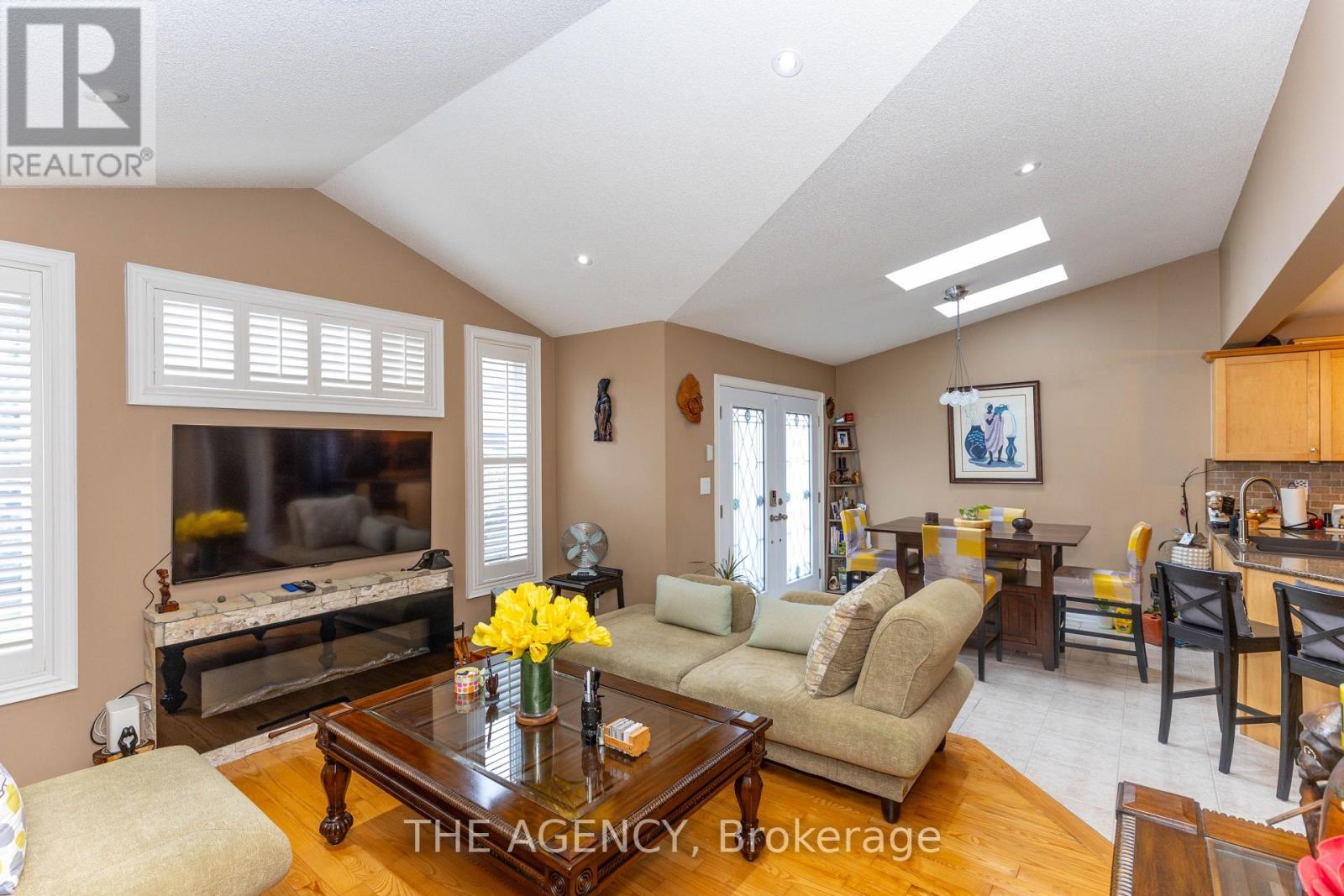 54 THAMES DRIVE - 19
