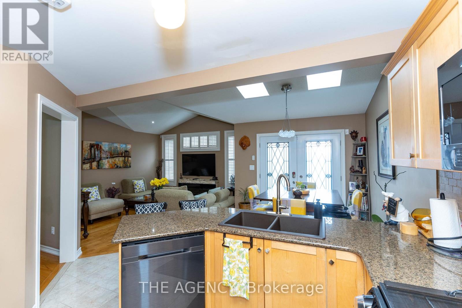 54 THAMES DRIVE - 22