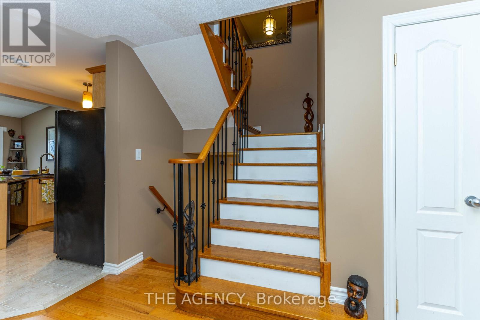 54 THAMES DRIVE - 24