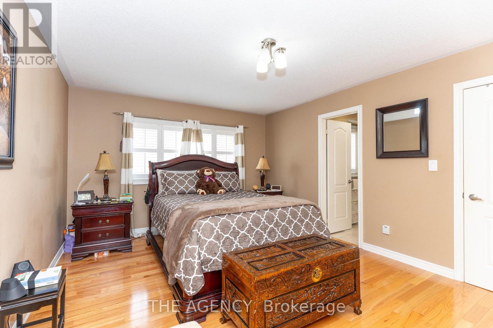 54 THAMES DRIVE - 26