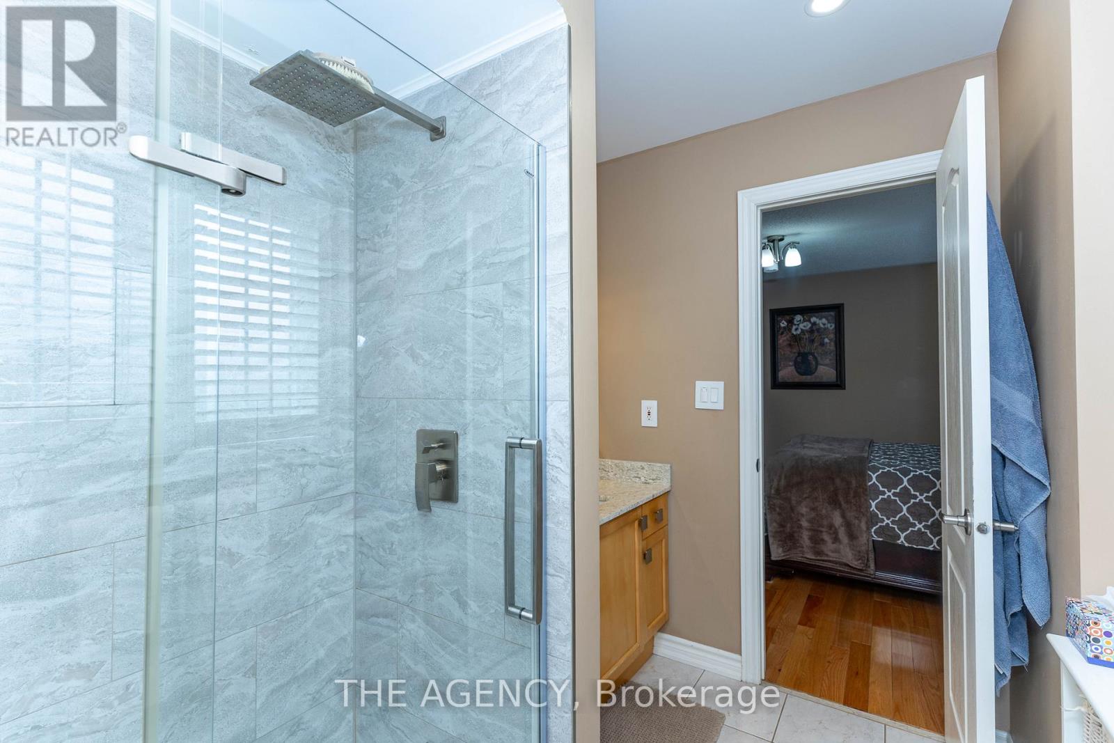 54 THAMES DRIVE - 28