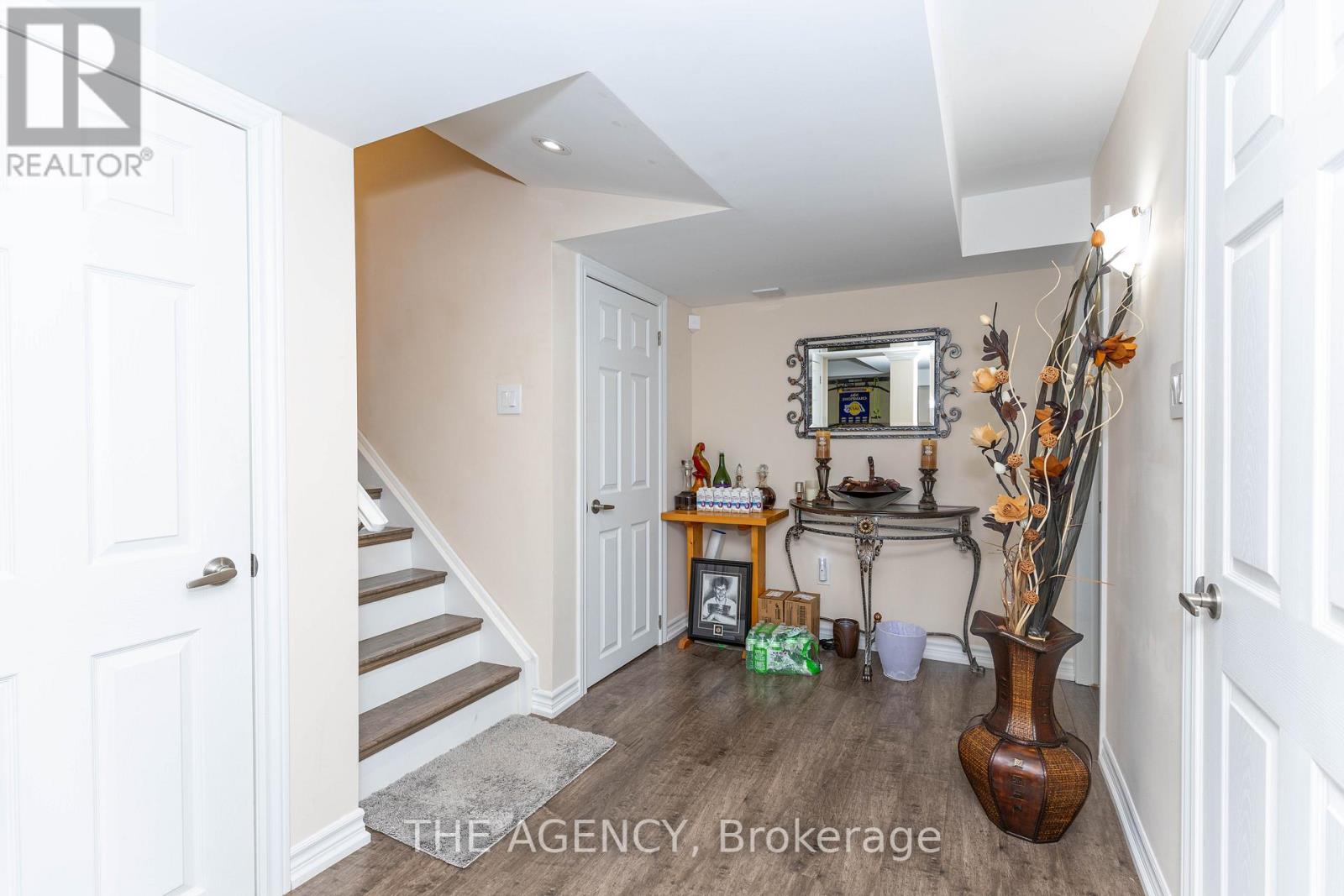 54 THAMES DRIVE - 31