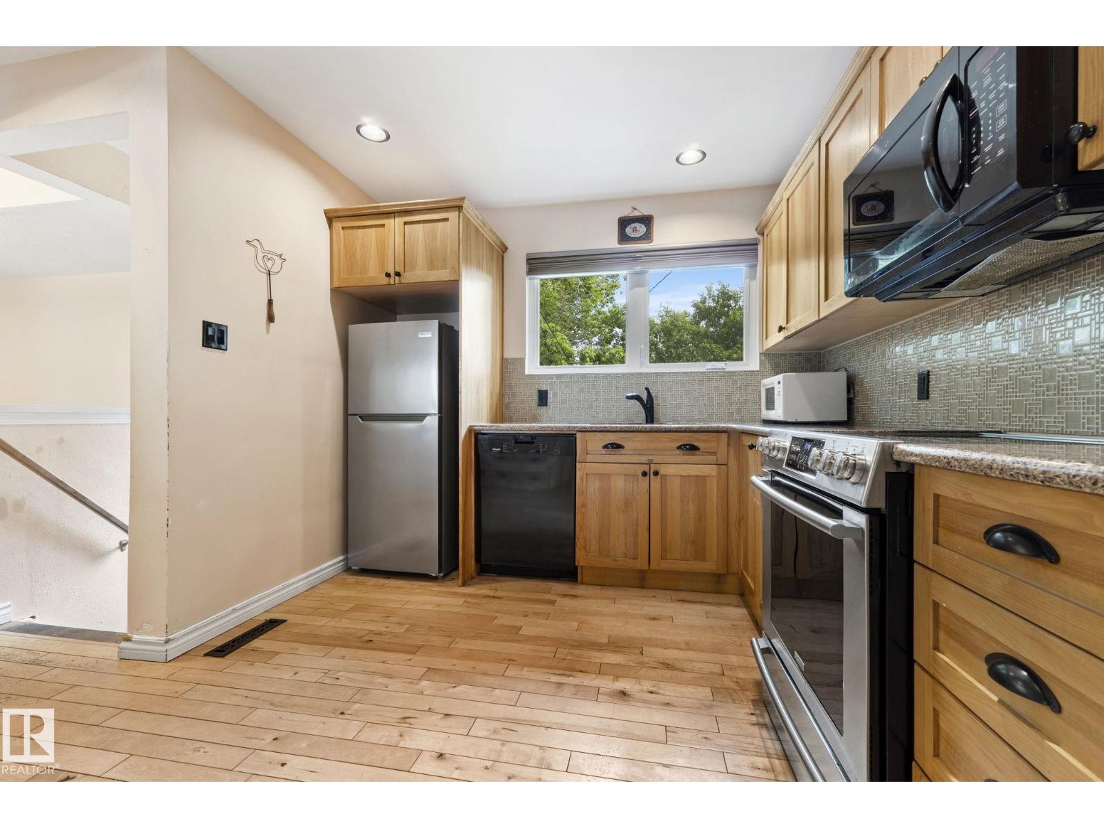 13411 105 ST NW - 15