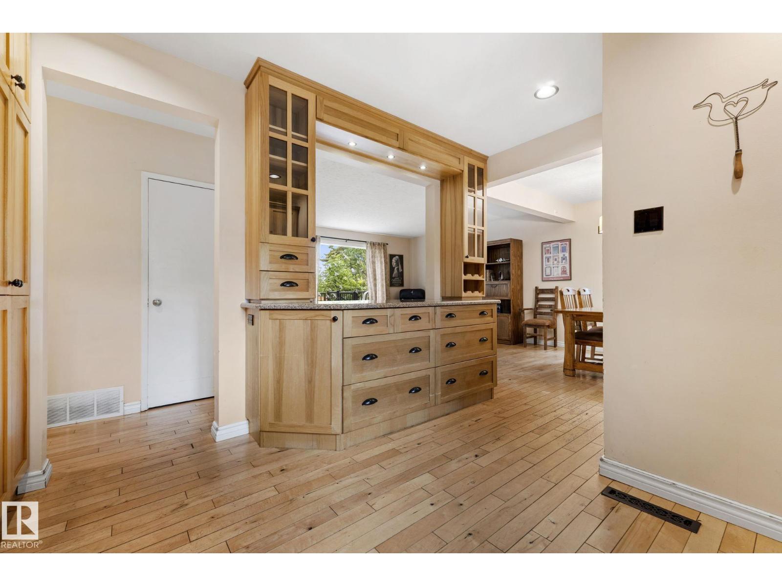 13411 105 ST NW - 16