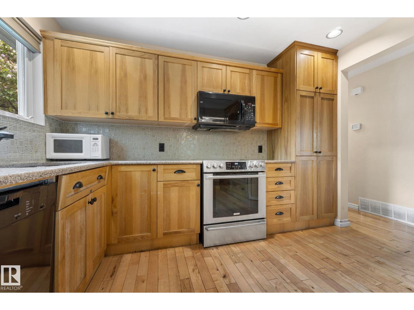 13411 105 ST NW - 17